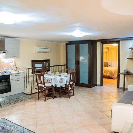 Domus Ugo Apartment Naples Luaran gambar