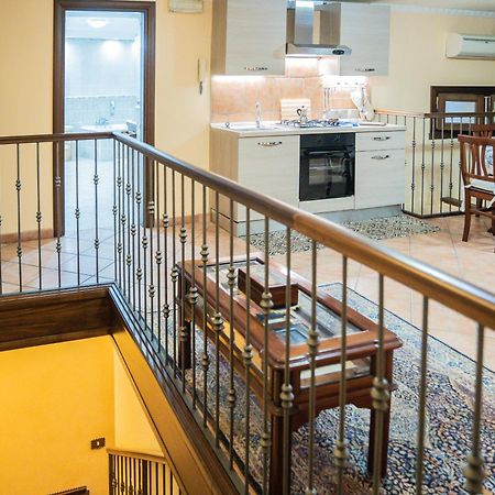 Domus Ugo Apartment Naples Luaran gambar