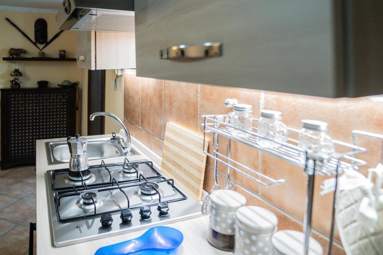 Domus Ugo Apartment Naples Luaran gambar