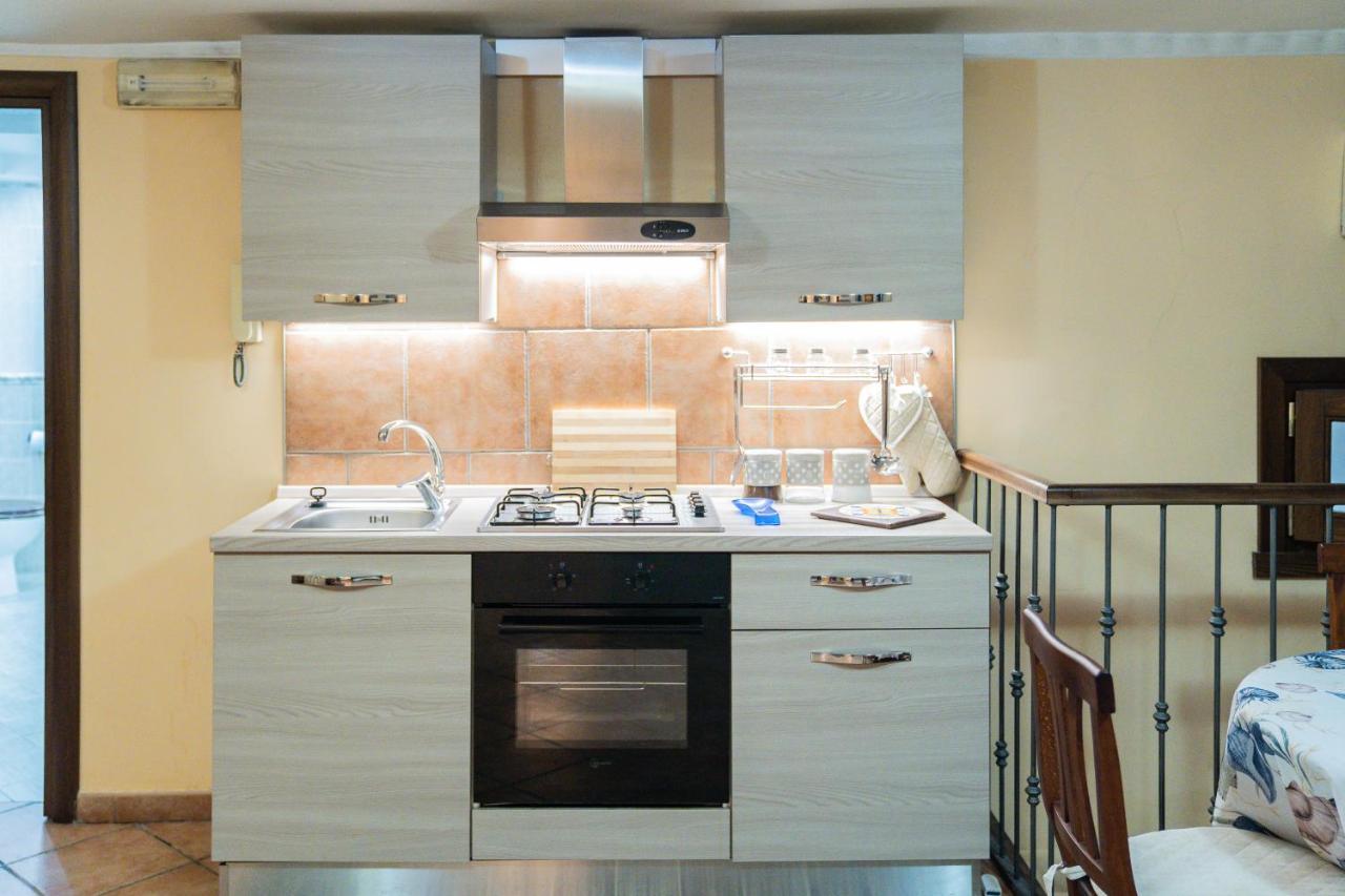 Domus Ugo Apartment Naples Luaran gambar