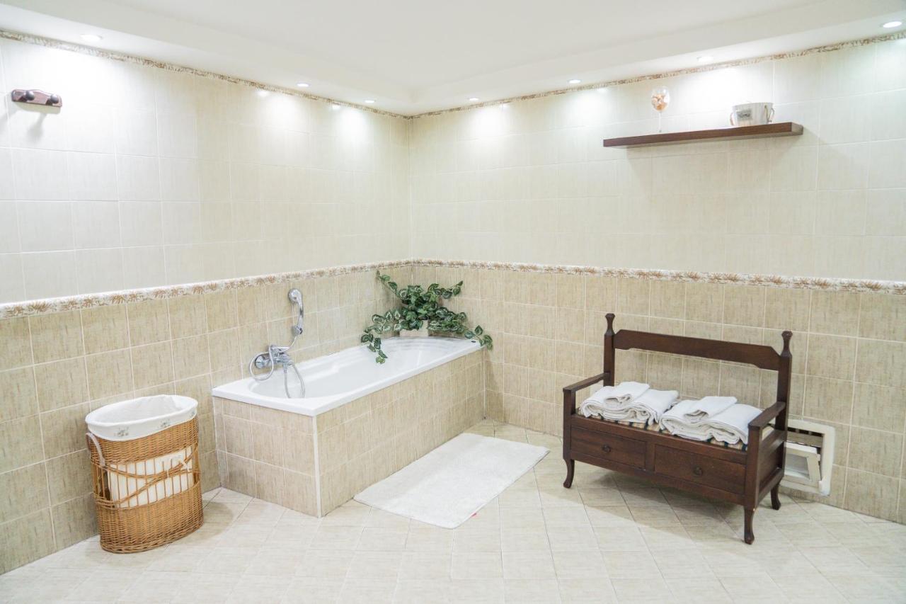 Domus Ugo Apartment Naples Luaran gambar